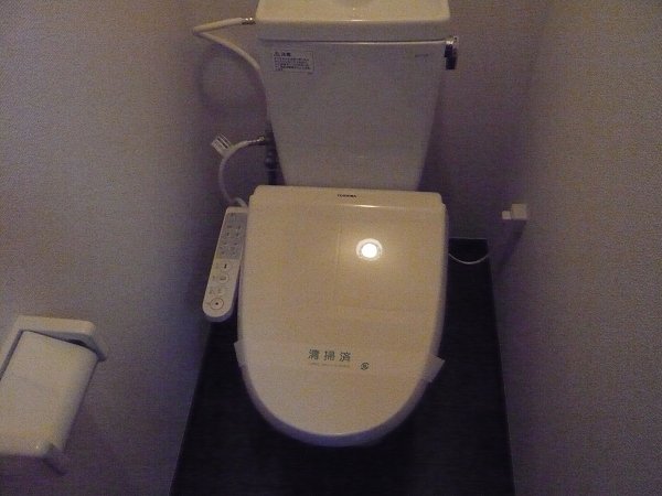 トイレ　別室参考写真です。