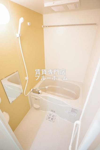 バス・シャワールーム　浴室乾燥機付きのお風呂です！