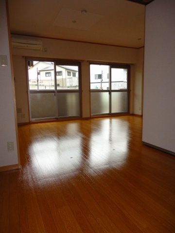 ヒルズ向イ山の内装写真