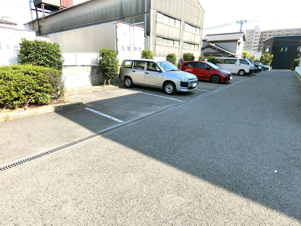 駐車場　敷地内に駐車場を完備です☆（要確認）