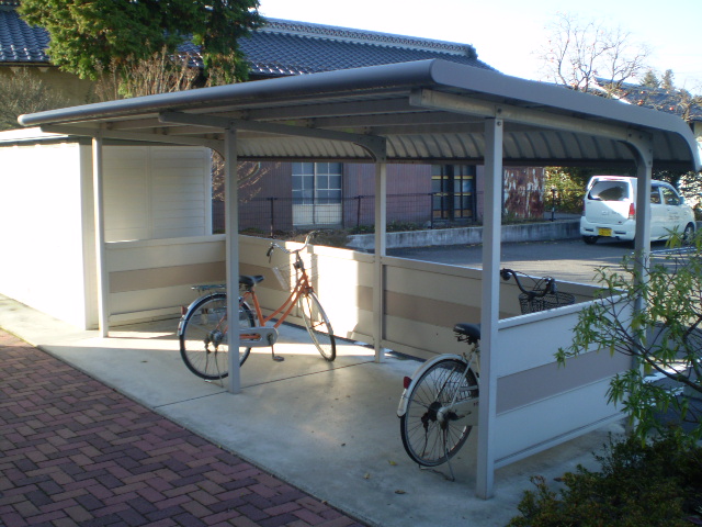 駐車場　駐輪場（共用）完備