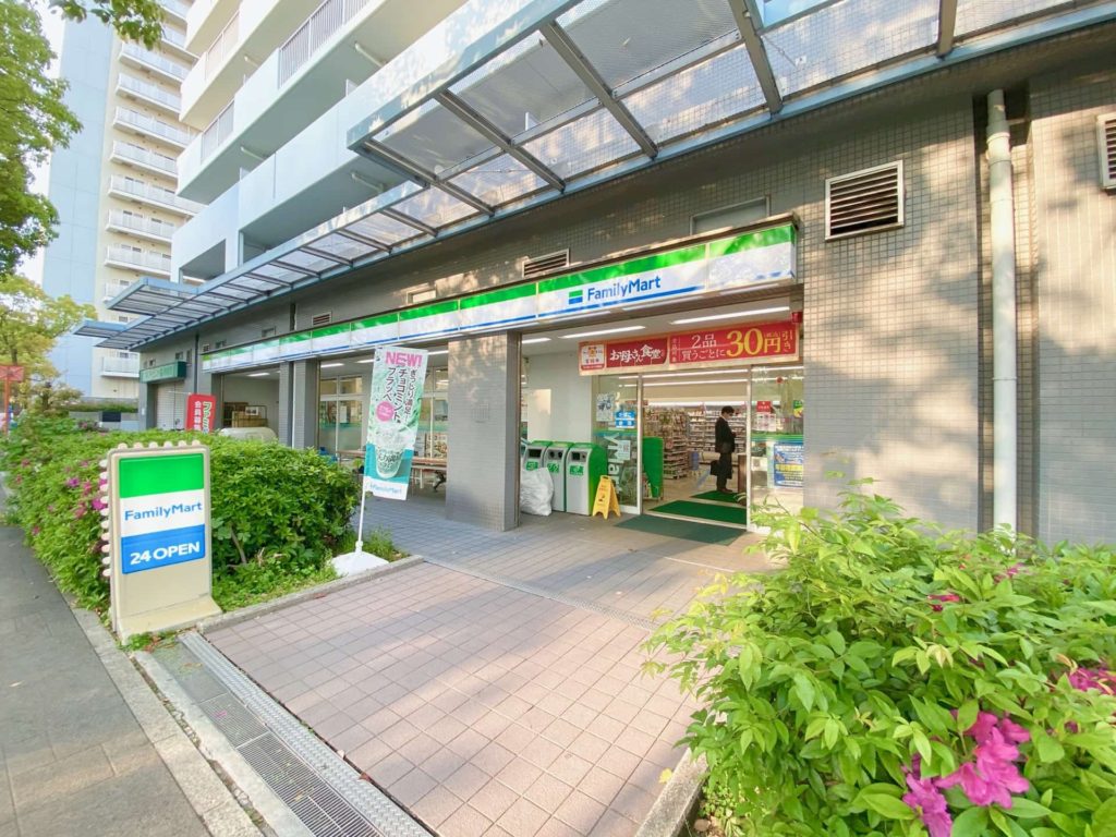 コンビニ　ファミリーマート陸前屋六甲アイランド店（コンビニ）まで229m