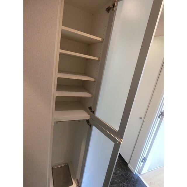 玄関　シューズBOX　※写真は退去後