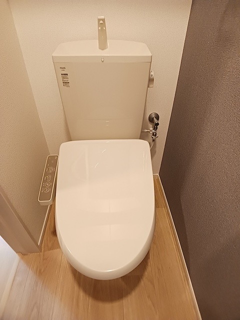 ＪＲ山陰本線 松江駅 徒歩4分 2階建 築1年のトイレ写真