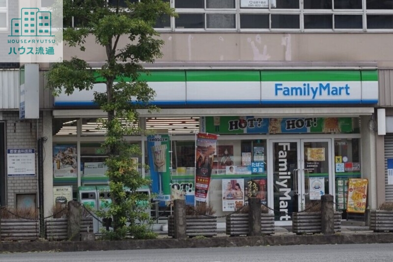 コンビニ　ファミリーマート長崎樺島町店（コンビニ）まで116m