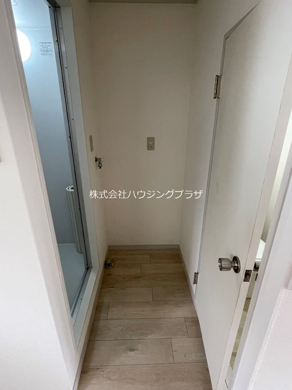 洗面設備　室内洗濯機置場