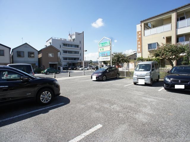 駐車場　駐車場使用可能。