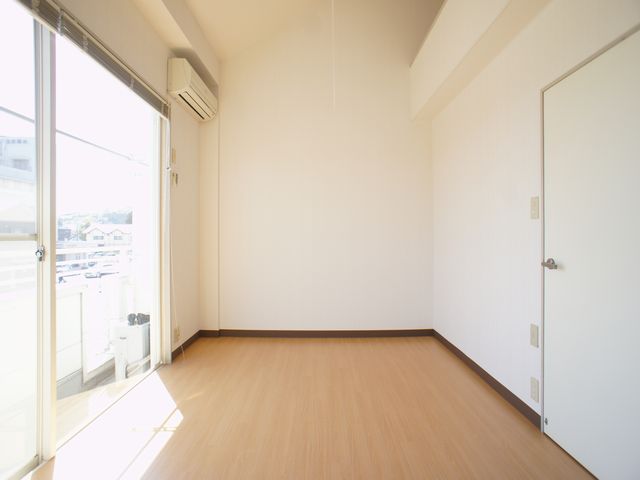 居室・リビング　清潔感のある室内です♪