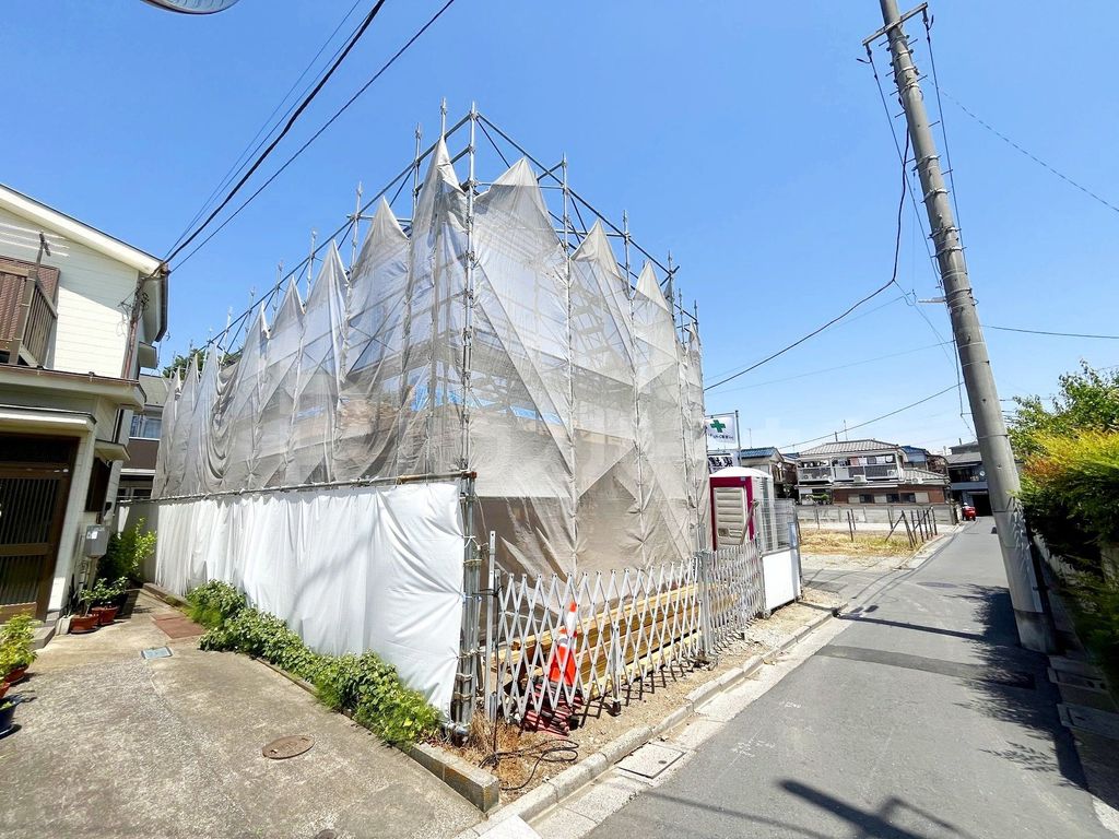 建物外観　駐車場