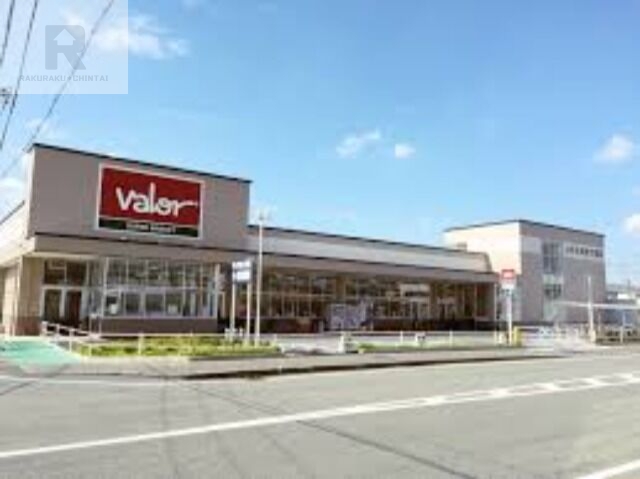 スーパー　バロー下鳥羽店（スーパー）まで633m