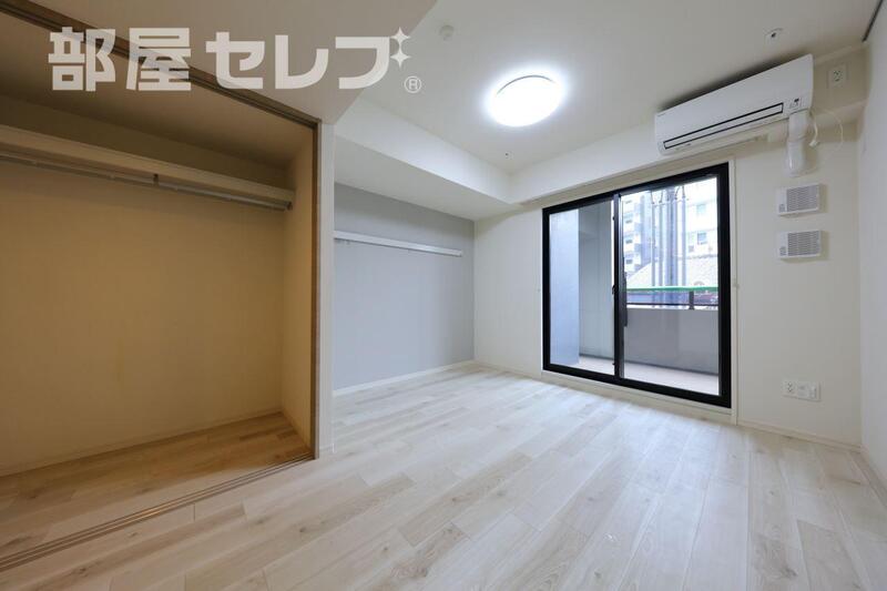 GRAND ESPOIR IZUMIの居間写真