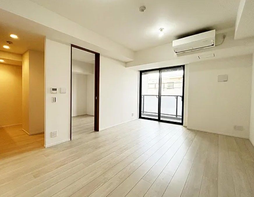 居室・リビング　写真は同タイプ住居です。