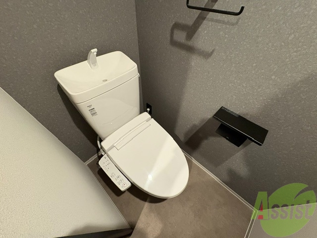 トイレ　こちらはトイレになります。ウォシュレット機能付です。