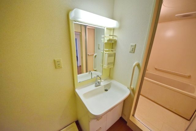 洗面設備　※別部屋参考写真