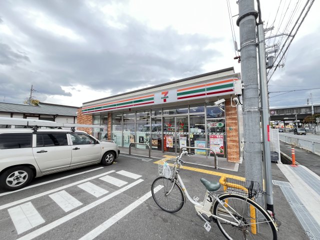 コンビニ　セブン-イレブン 伊丹御願塚３丁目店（コンビニ）まで196m