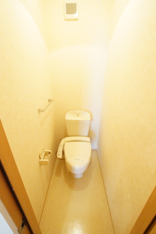 ＪＲ東海道本線 尼崎駅 徒歩16分 3階建 築18年のトイレ写真