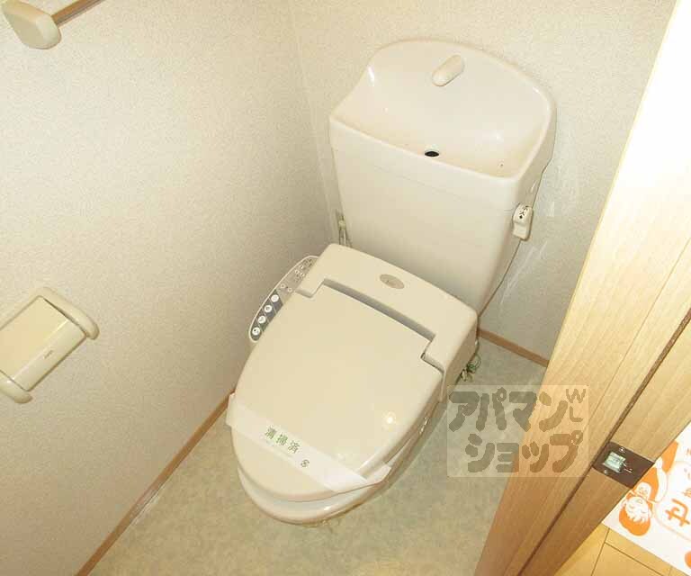 トイレ　ウォシュレットついています