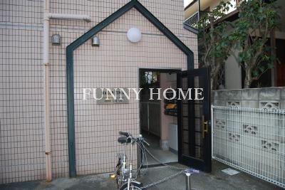小田急線 経堂駅 徒歩2分 3階建 築35年の外観写真