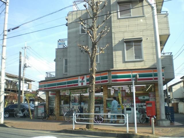 コンビニ　セブンイレブン（コンビニ）まで596m