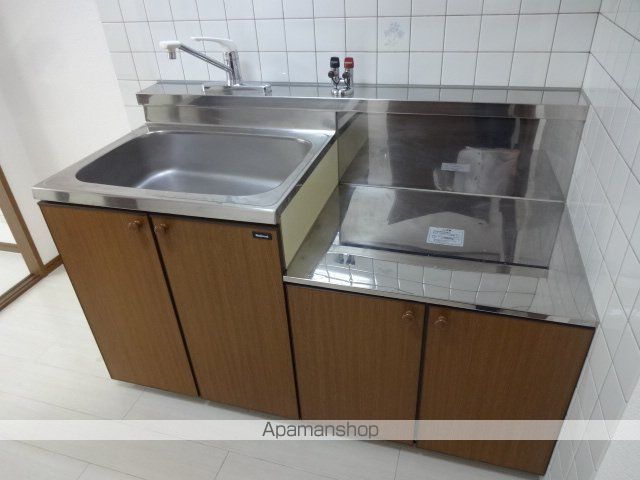 京阪本線 寝屋川市駅 徒歩8分 3階建 築62年のキッチン写真