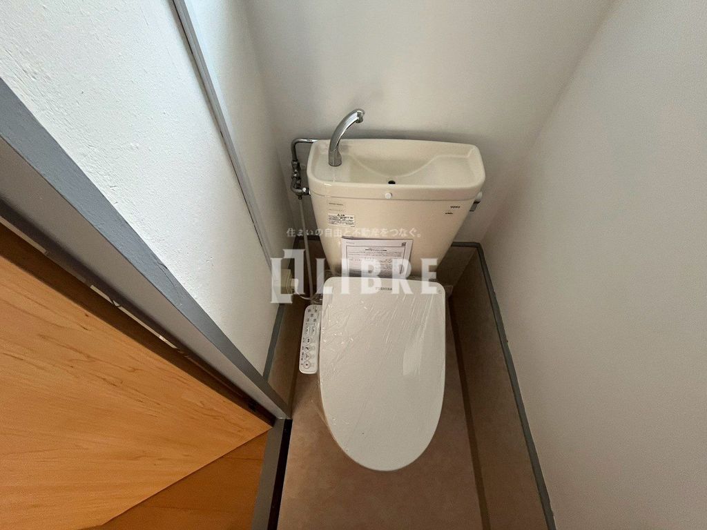 ＪＲ中央線 立川駅 徒歩8分 3階建 築57年のトイレ写真