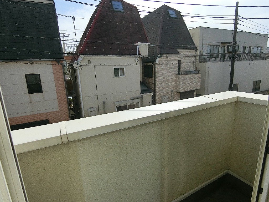 バルコニー　１フロアー１世帯　ペアガラス採用です。最上階