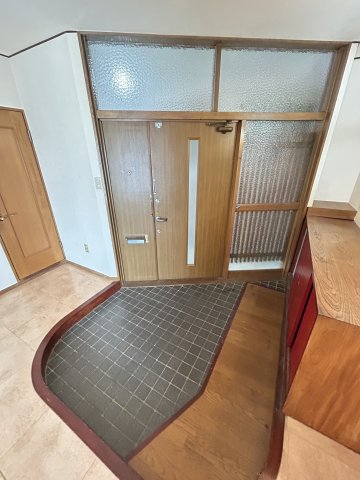 玄関　建物の内部です