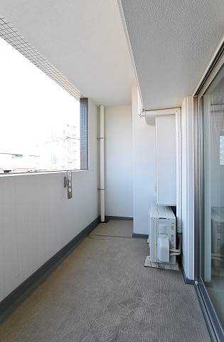 バルコニー　日当り良好なバルコニーで洗濯物もばっちり乾きます