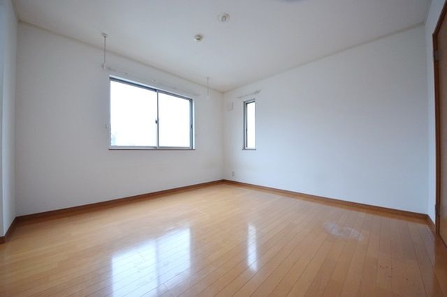 居室・リビング　★２面採光の明るいお部屋★