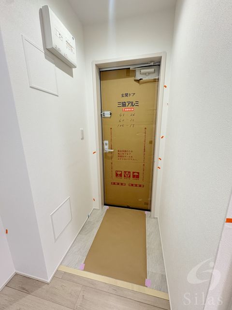 ＪＲおおさか東線 新加美駅 徒歩7分 3階建 築1年の玄関写真