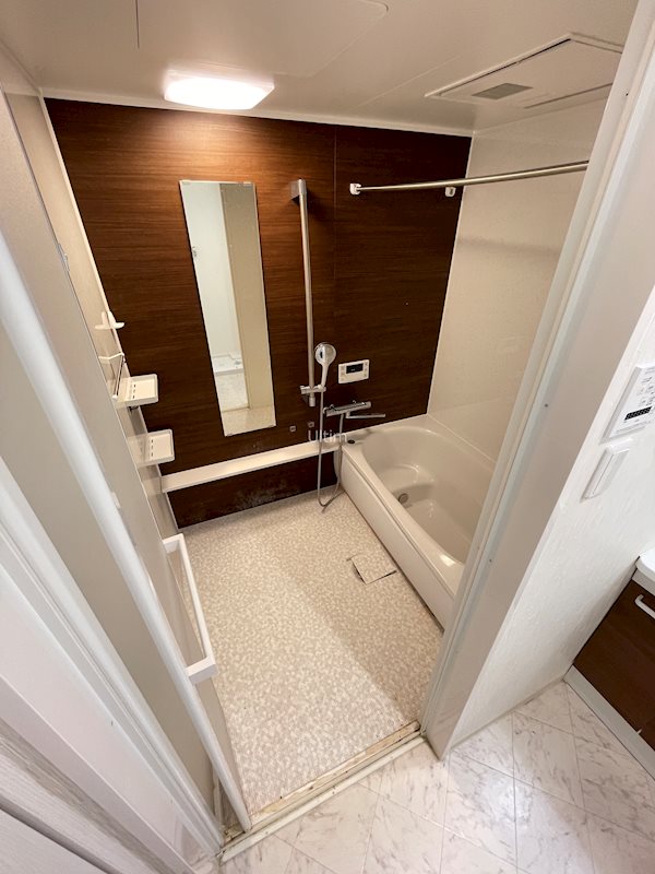 バス・シャワールーム　別の部屋の写真