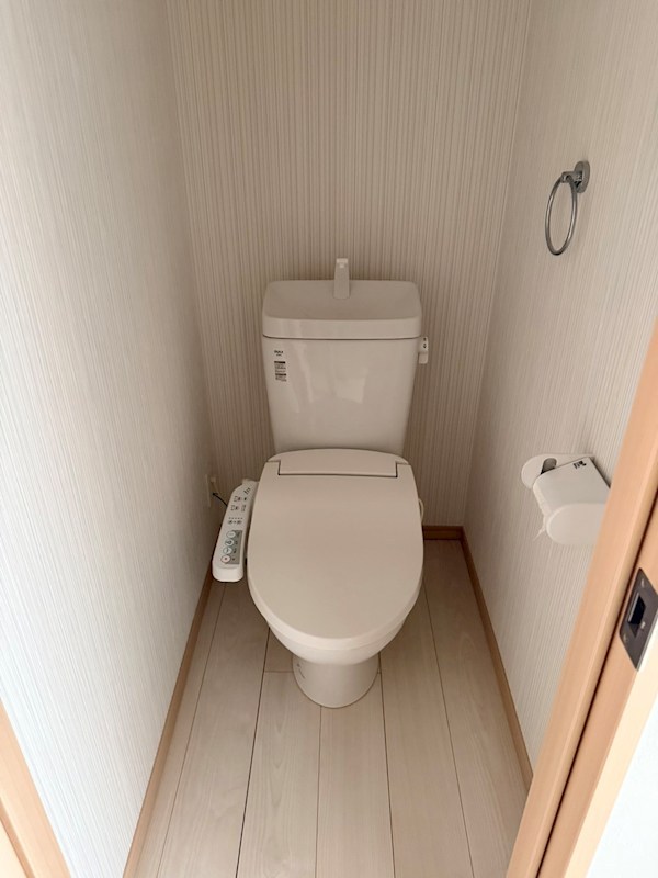 西武池袋線 江古田駅 徒歩4分 6階建 築6年のトイレ写真