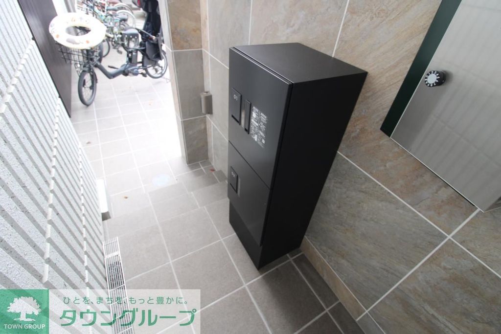 江ノ島電鉄線 由比ケ浜駅 徒歩3分 3階建 築4年の外観写真
