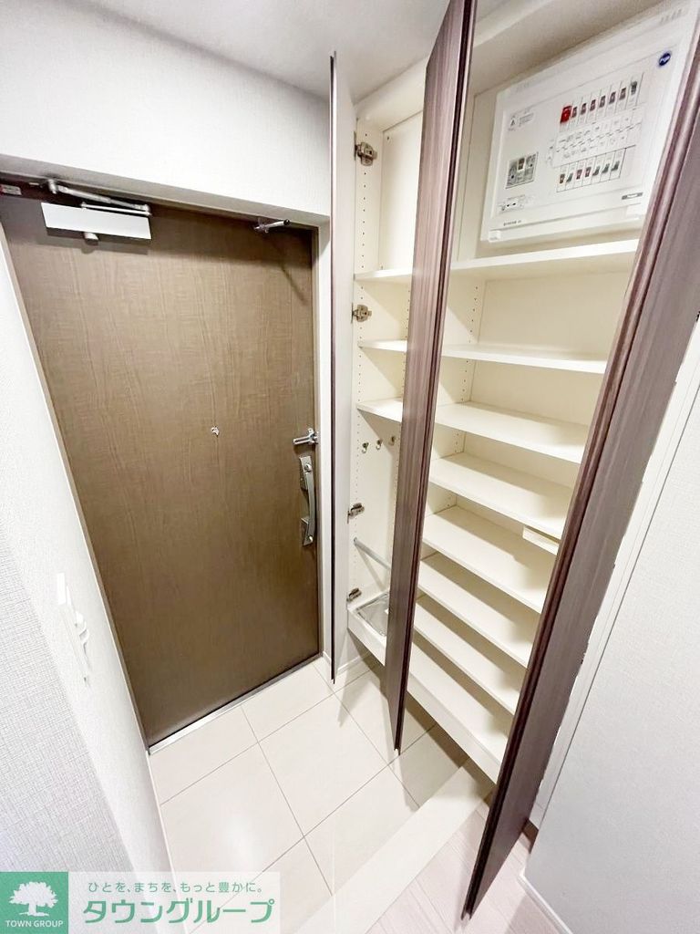 ＪＲ総武線 千葉駅 徒歩9分 13階建 築4年の玄関写真