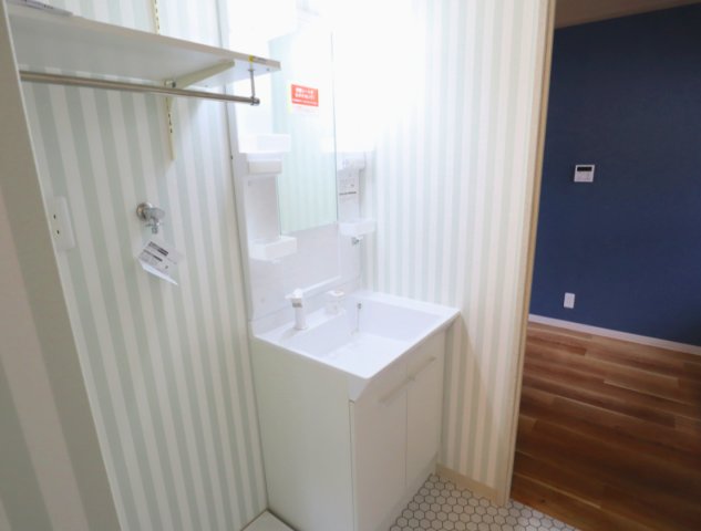 近鉄けいはんな線 生駒駅 徒歩9分 3階建 築51年の内装写真