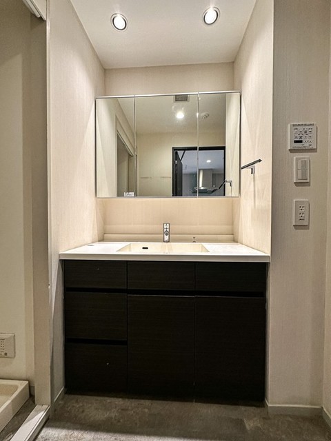 洗面設備　※写真は同タイプ住戸です。