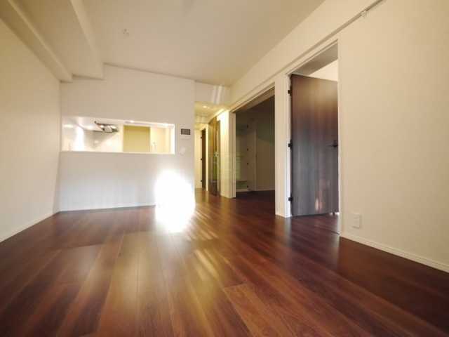 パークアクシス市谷加賀町の居間写真