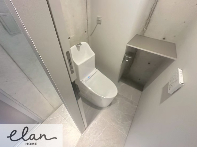 ＪＲ大阪環状線 森ノ宮駅 徒歩8分 6階建 築1年のトイレ写真
