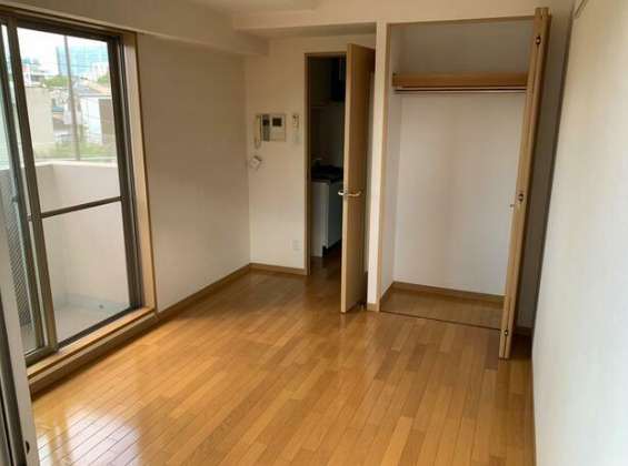 その他部屋・スペース　リビングを別角度から