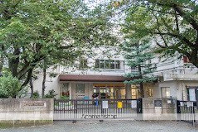 ＪＲ山手線 目黒駅 徒歩8分 4階建 築13年の周辺写真
