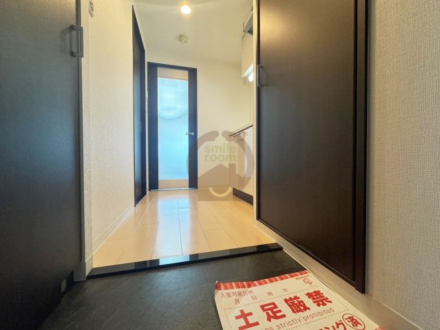 地下鉄千日前線 阿波座駅 徒歩8分 12階建 築15年の玄関写真