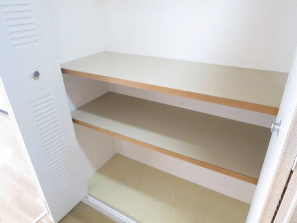 収納　棚
