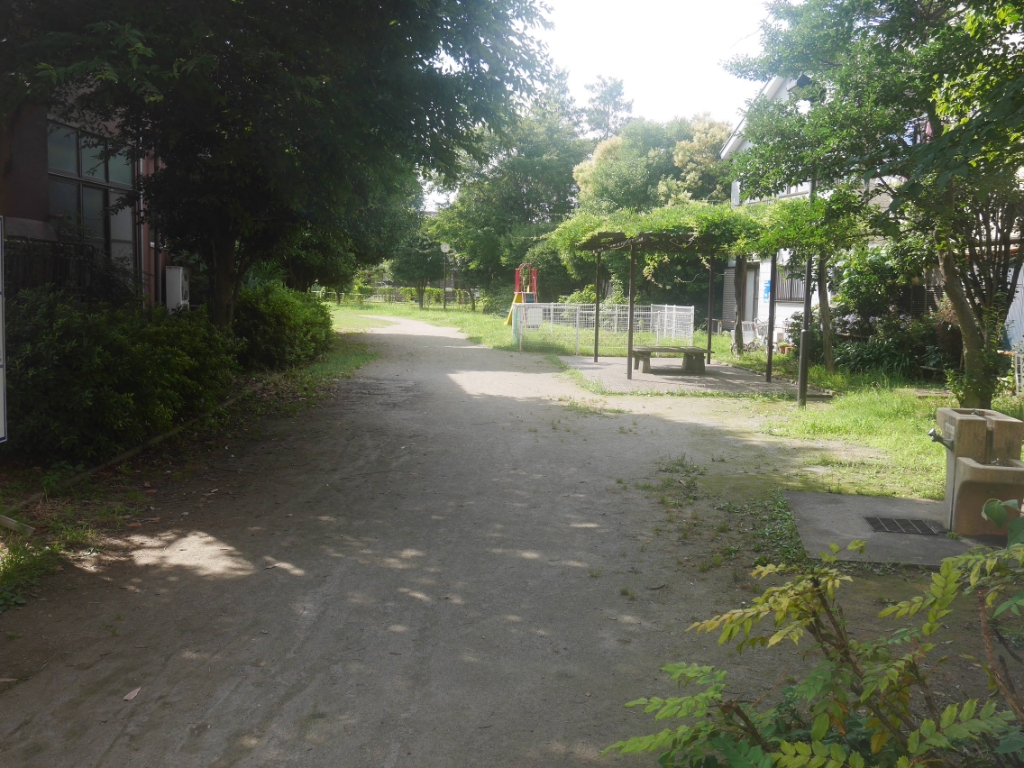 公園　本木一丁目中公園（公園）まで587m