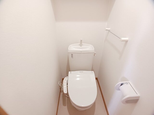 ニューフィールドグローリーIIのトイレ写真