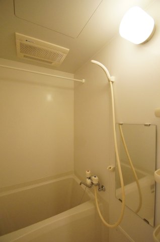 バス・シャワールーム　バス・トイレ別です