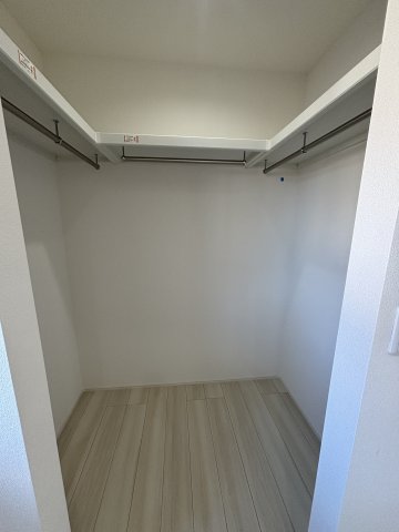 収納　ウォークインクローゼット