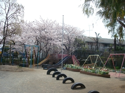 幼稚園・保育園　江戸川区立篠崎幼稚園（幼稚園・保育園）まで182m