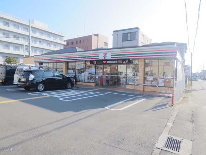 コンビニ　セブンイレブン（コンビニ）まで220m