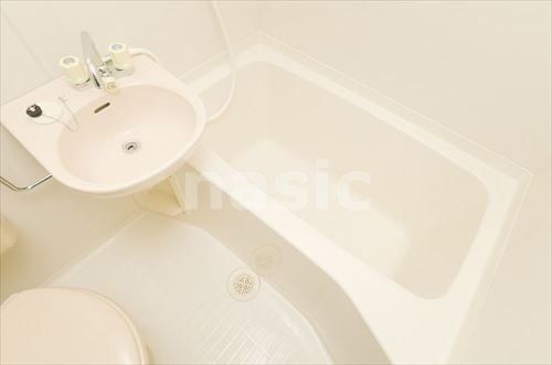 バス・シャワールーム　A・A`タイプはバス・トイレセパレートです。