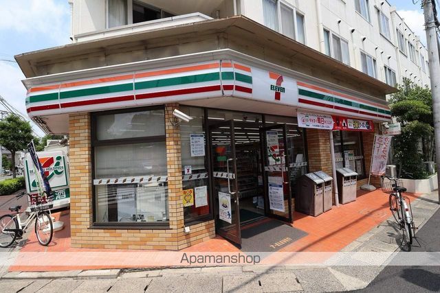 コンビニ　セブンイレブン（コンビニ）まで402m